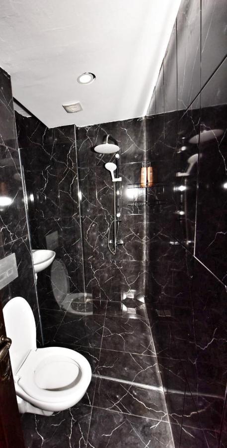 Lords Hostel & Pub أنطاليا المظهر الخارجي الصورة