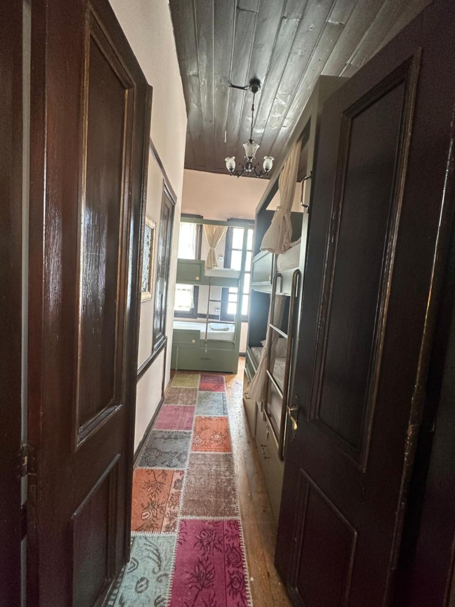 Lords Hostel & Pub أنطاليا المظهر الخارجي الصورة