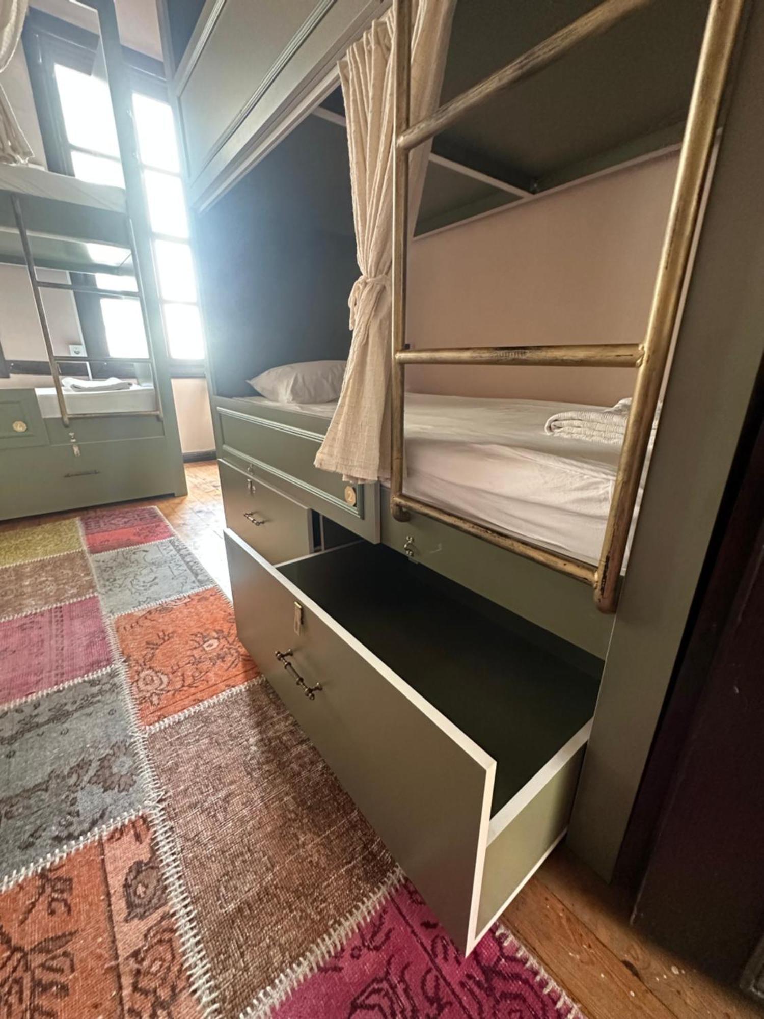 Lords Hostel & Pub أنطاليا المظهر الخارجي الصورة